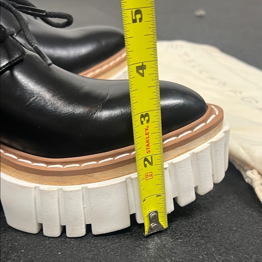 Stella McCartney Black Lace-Up Derby Shoes with Tan-Trim Sole - Picture 7 of 7
